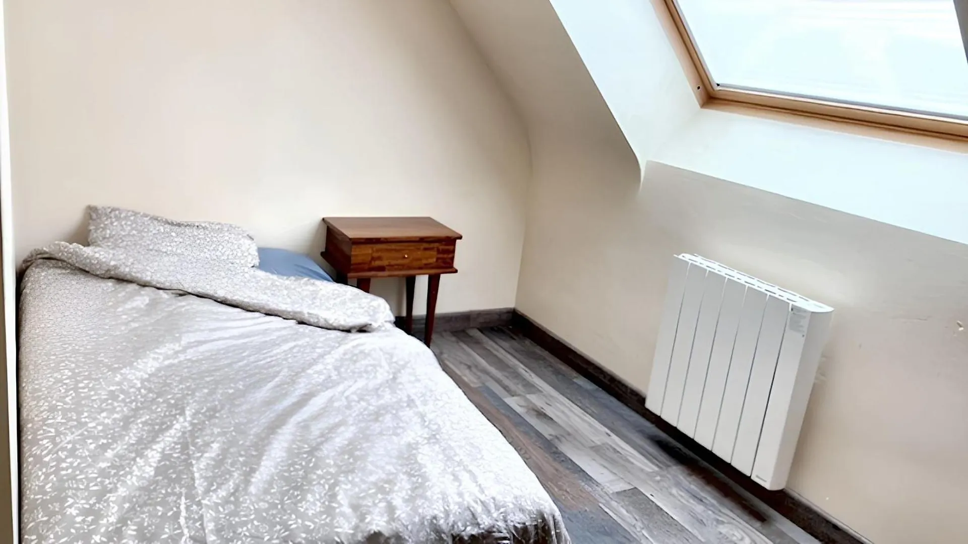 Holiday home Maison Moderne A Saint-Pol-De-Leon Avec Jardin Prive