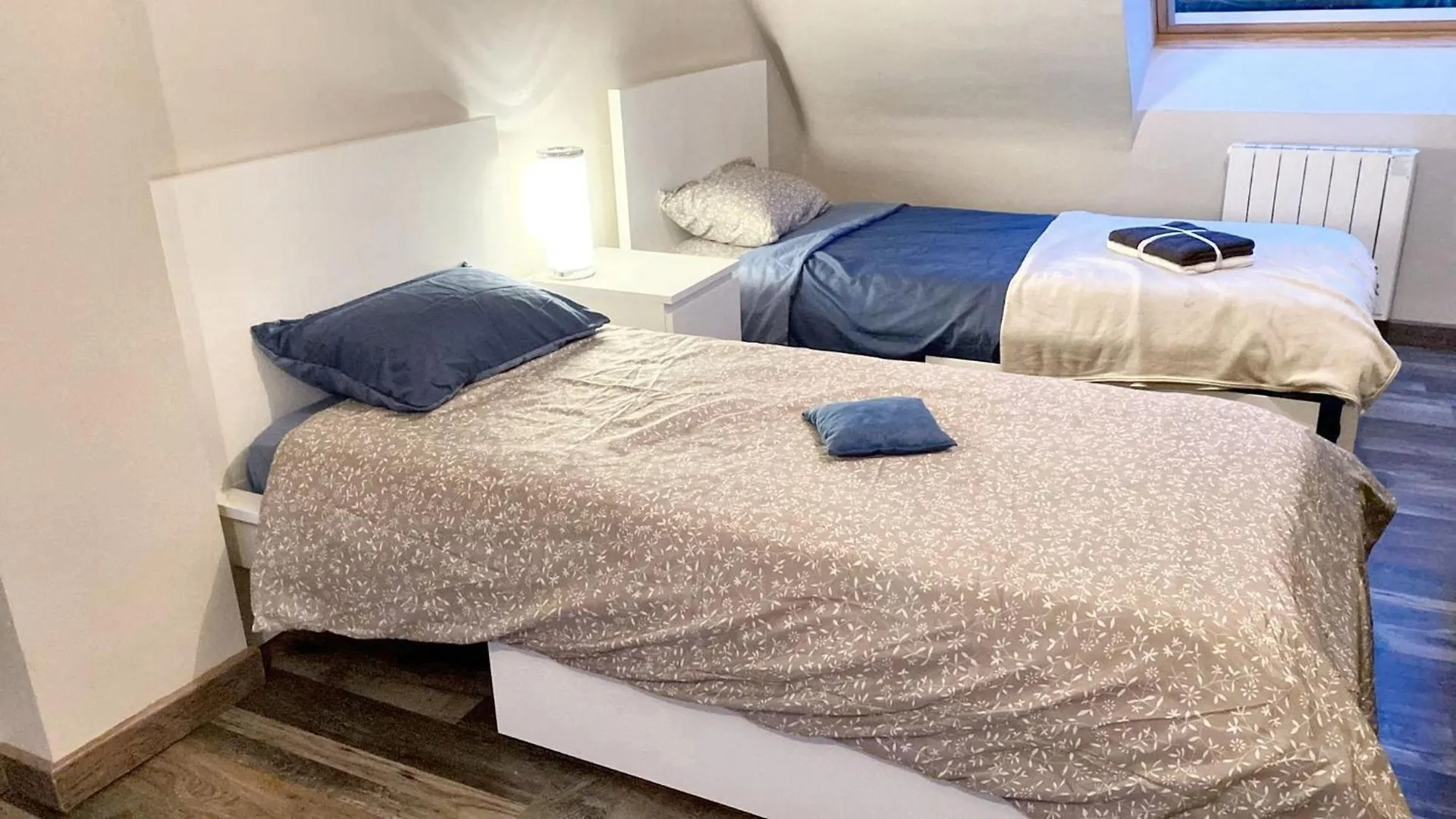 Holiday home Maison Moderne A Saint-Pol-De-Leon Avec Jardin Prive
